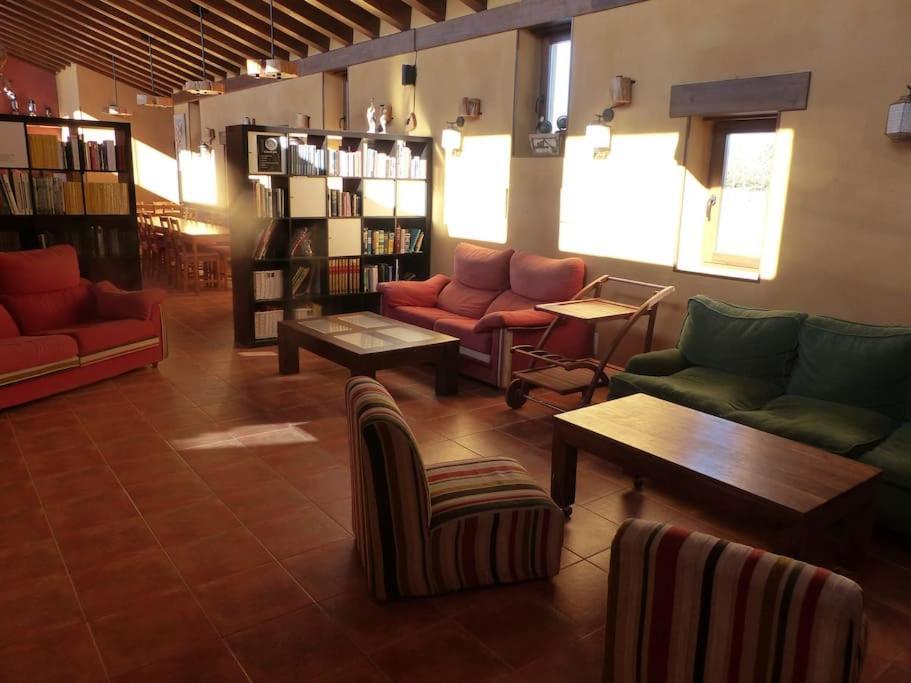 Hotel Albergue Bioclimatico Sabinares Del Arlanza Puentedura Екстер'єр фото