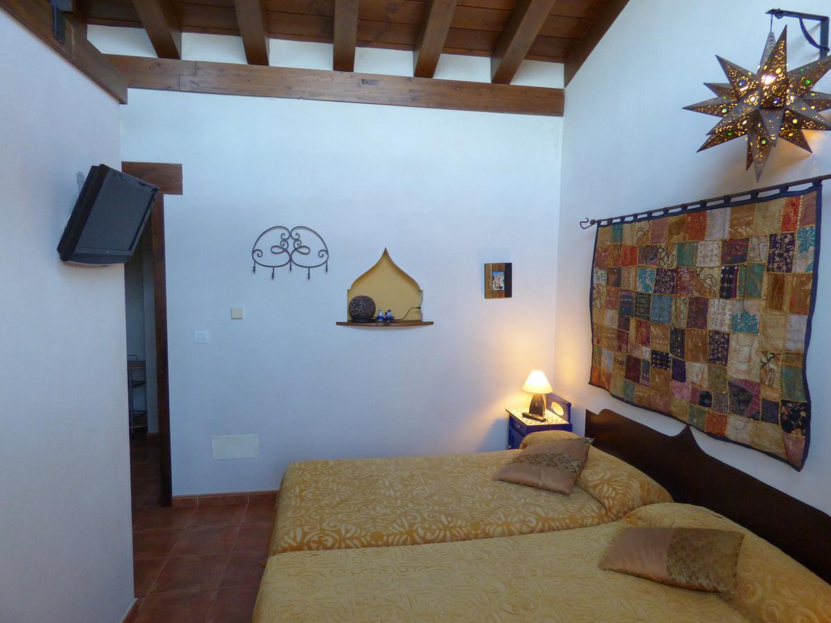 Hotel Albergue Bioclimatico Sabinares Del Arlanza Puentedura Екстер'єр фото
